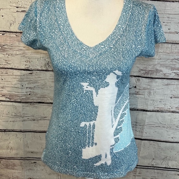LITHOGRAPHS T-Shirt Great Gatsby Themed Silhouette
Blue & White-Small - Picture 1 of 3